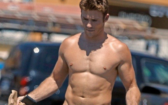 Scott Eastwood Forgot to Put on Underwear