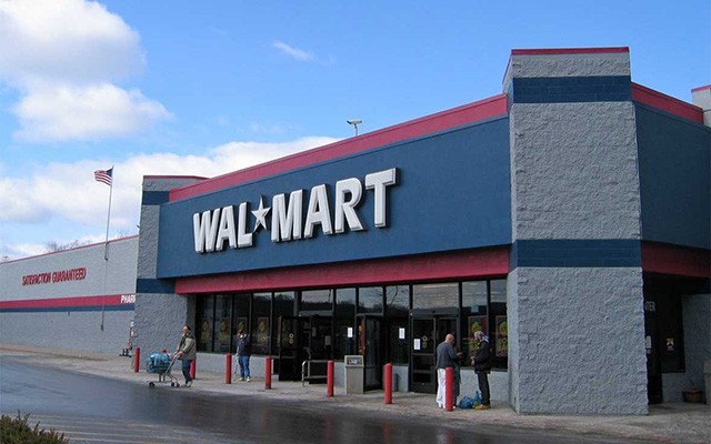 Mom Makes Homophobic Son Wear a Tutu to Walmart