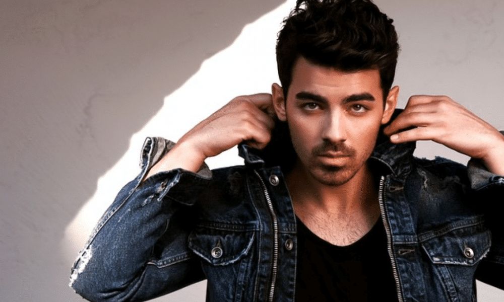 Joe Jonas Serves the Sexiest ‘O-Face’ on Instagram