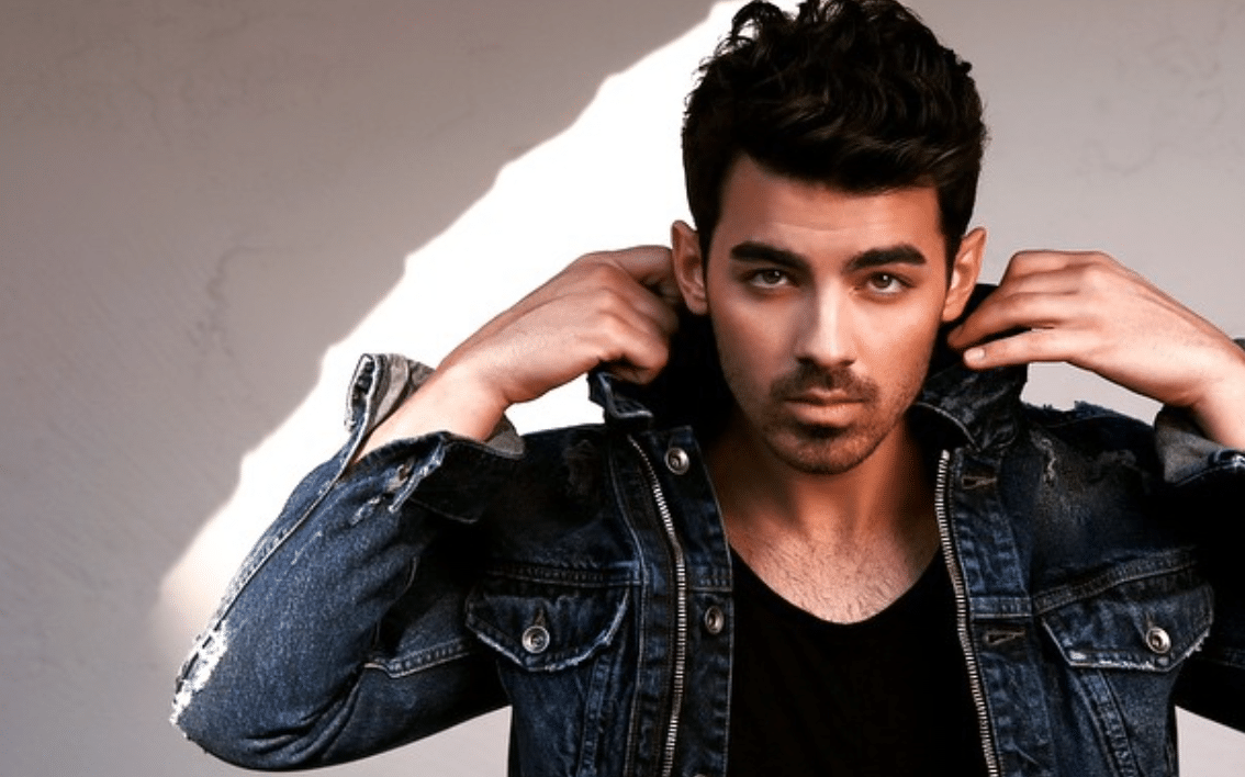 Joe Jonas Serves the Sexiest ‘O-Face’ on Instagram