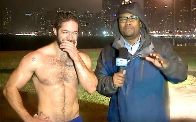 Shirtless Chicago Jogger Breaks the Internet