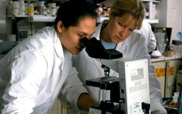 Scientists Pledge to Cure HIV by 2020