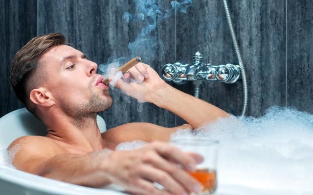 Study Finds Bisexual Men Smoke and Drink More