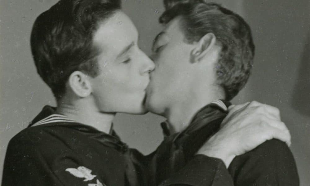37 Vintage Photos of Queer Men in Love