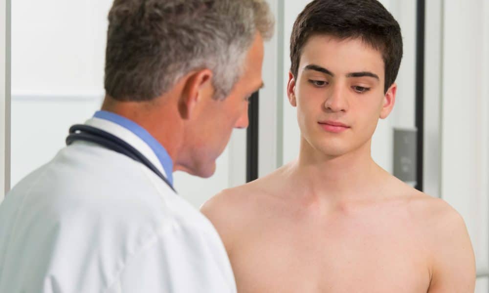 Gay or Bi Men Who Disclose Sexual History May Get Better Healthcare