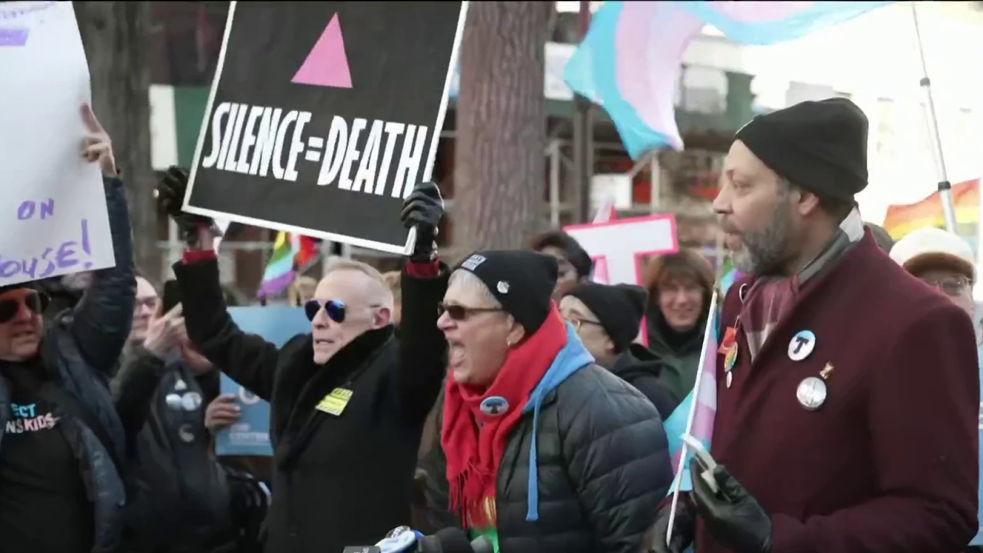 Stonewall Protests 2025 A petition demanding that the Trump administration reverse the removal of mentions of transgender people from the Stonewall Uprising page on the National Park Service (NPS) website has garnered more than 25,000 signatures.