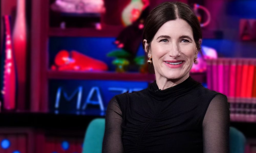 Kathryn Hahn Embraces Her Lesbian Army and Sapphics Are Living for It