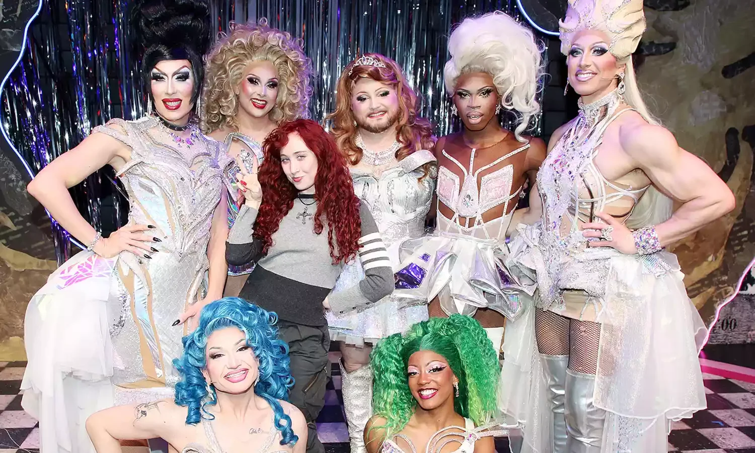 Chappell Roan Attends DRAG: The Musical Chappell Roan made a glamorous entrance at the Off-Broadway hit DRAG: The Musical this past weekend, joining the glittering world of drag at New World Stages in New York City.