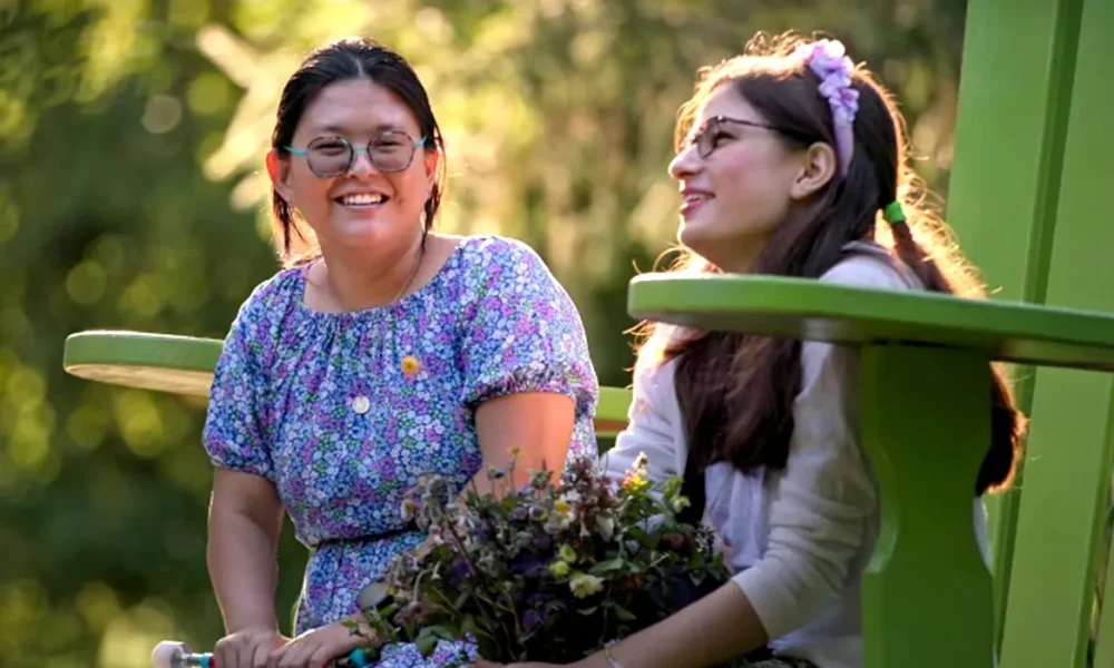 ‘Love on the Spectrum’ Star Pari Kim Talks Queer Love, Trains, and Internet Fame