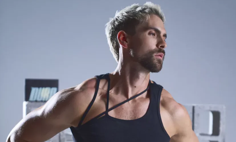 Johann Vera Poses for Duro 2 Ecuadorian pop star Johann Vera celebrates queer identity with his debut EP 'Nada Importa En Verdad' and launches a bold men’s lingerie line, marking a transformative new era in his music and fashion career.