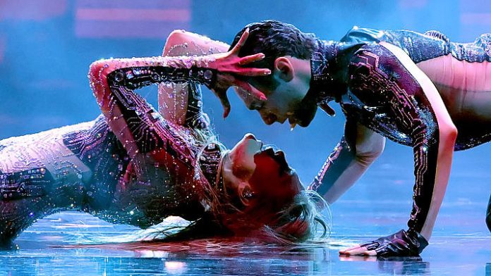 Jennifer-Lopez-AMA Jennifer Lopez (L) performs onstage during the 2025 American Music Awards at BleauLive Theater at Fontainebleau Las Vegas on May 26, 2025 in Las Vegas, Nevada. (Photo by Ethan Miller/Getty Images)