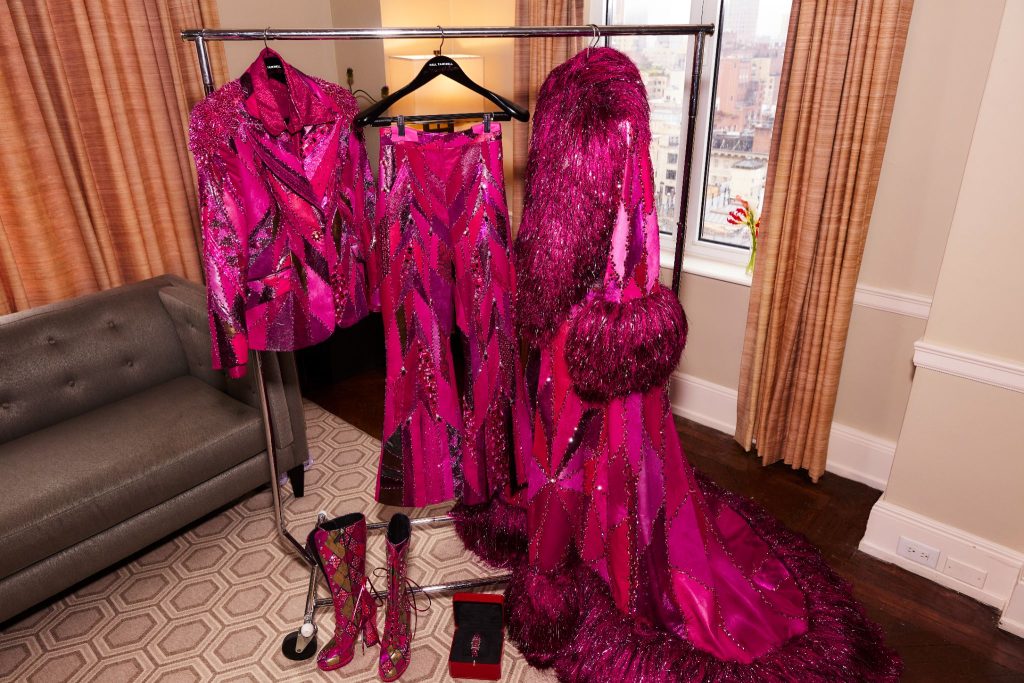 Chappell Roan’s iconic upcycled look—created and styled entirely with items sourced from eBay—unlocks one-of-a-kind pieces while championing circular fashion. 