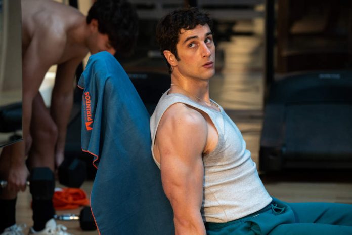 OLYMPO. Agustin Della Corte as Roque Pérez in episode 07 of OLYMPO. Cr. Matías Uris/Netflix © 2024