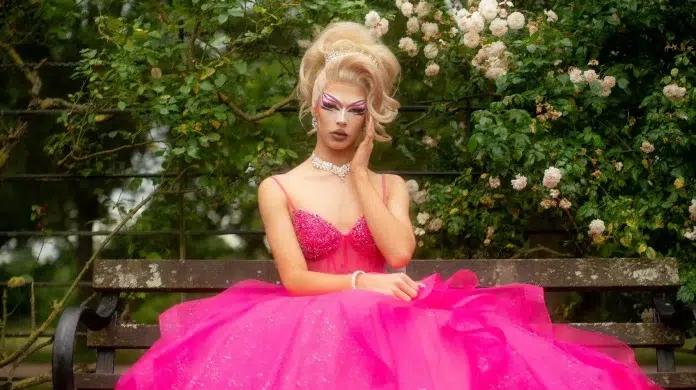 ESME DOLL. Photo: @louisviellon on Instagram