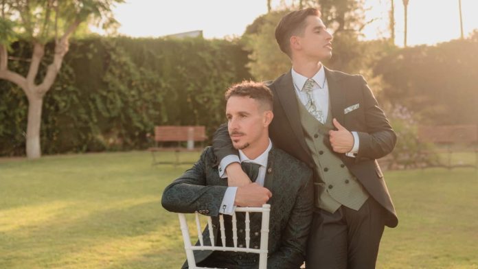 Spanish footballer Alberto Lejarraga just married his longtime partner, making LGBTQ history while still playing professionally. Spanish footballer Alberto Lejarraga just married his longtime partner, making LGBTQ history while still playing professionally.