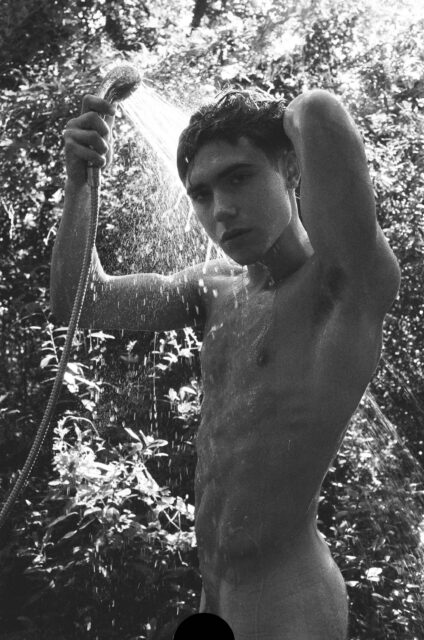 Matu Buiatti’s “La Isla” transforms nude photography into a study of trust, time, and human connection across Argentina.