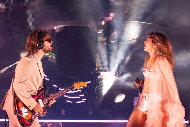 Suki Waterhouse brought her ‘Loveland’ Tour to Hollywood Forever Cemetery with a dreamy set, surprise Beck appearance, and unforgettable LA night.